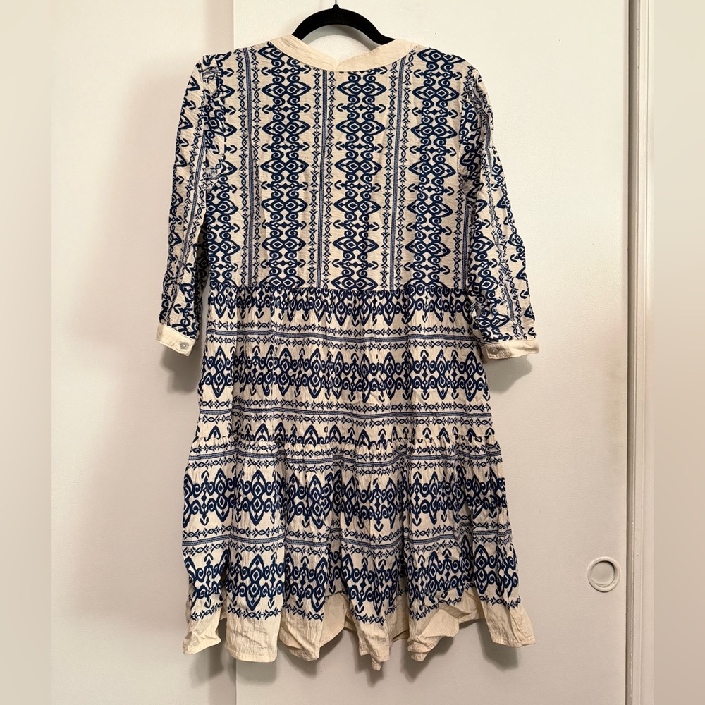 Blue and White Patterned Dress - Picture 2 of 4